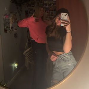 Meet your Posher, Chloe